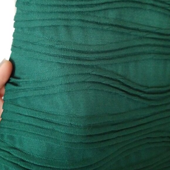 Emerald Green Dress - Picture 3 of 3